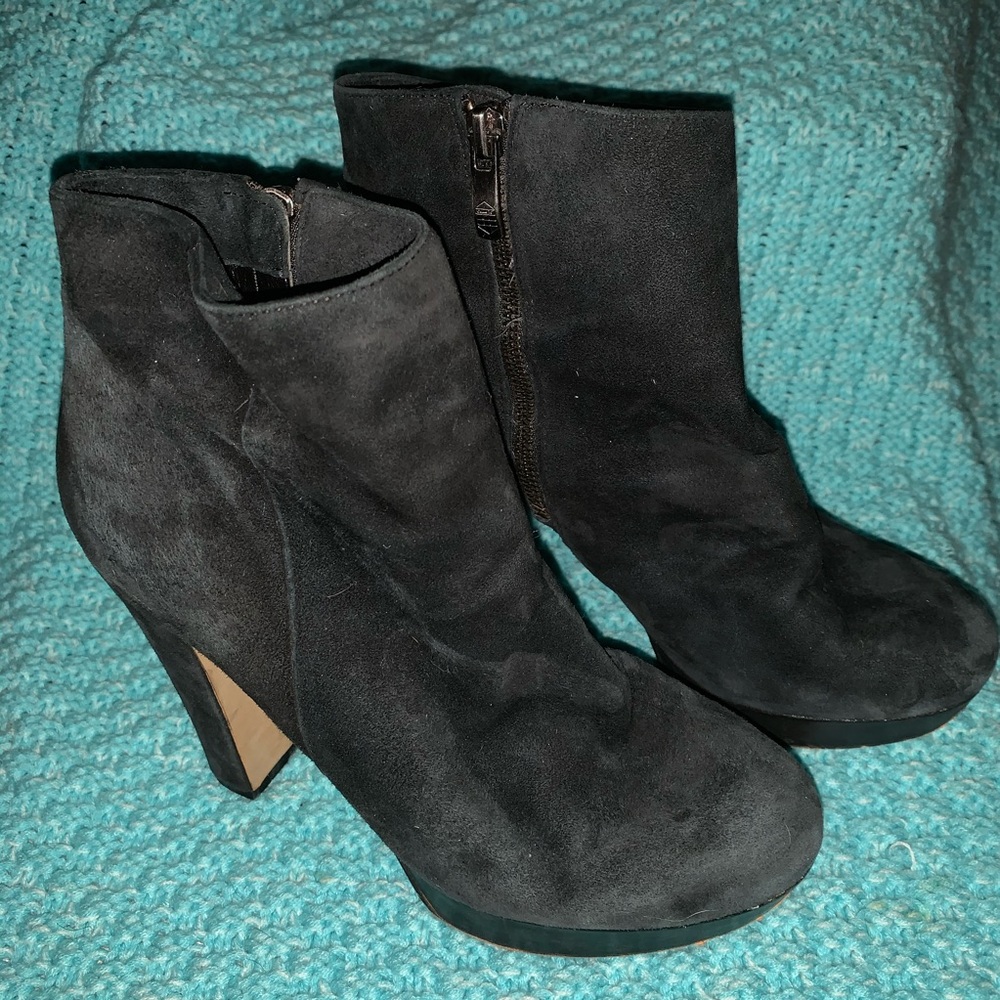 💞 5/$35 Vince Camuto platform heel boots